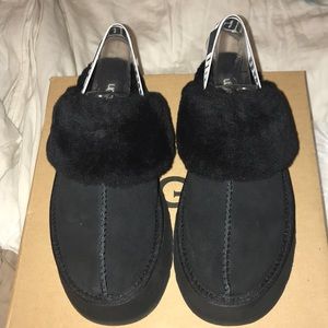 UGG funkette size 7